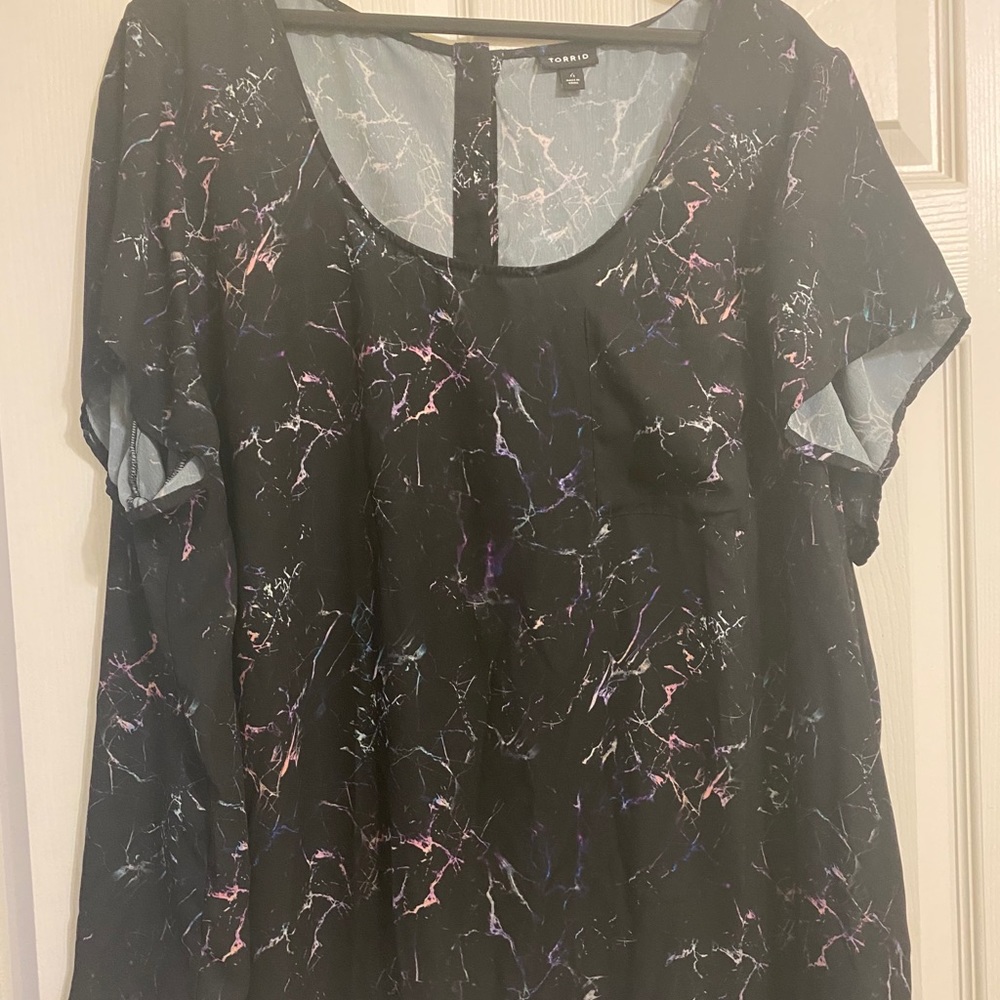 🔥SOLD🔥 Torrid Marble Blouse